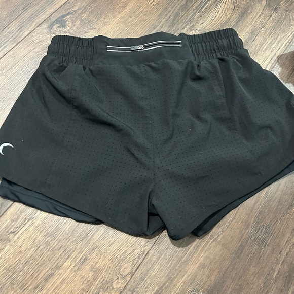 Zyia two piece: shorts and tank - Picture 3 of 6